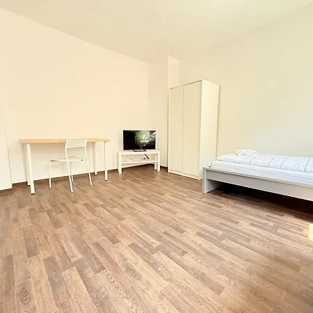 Fuer Firmen & Monteure Zentral In 公寓 *